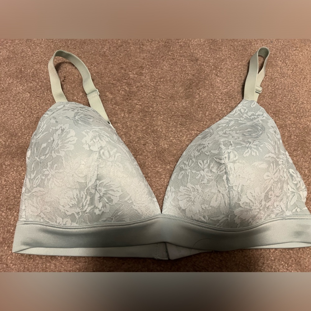 Auden lightly lined wirefree bra 36D EUC